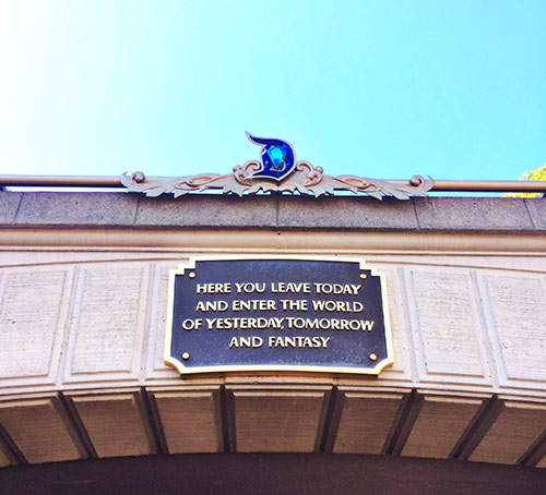 Disneyland Welcome Sign